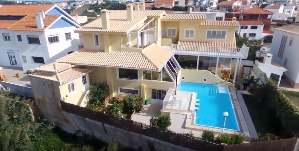 Sea House Apartment with Pool near Ericeira's great surf spo