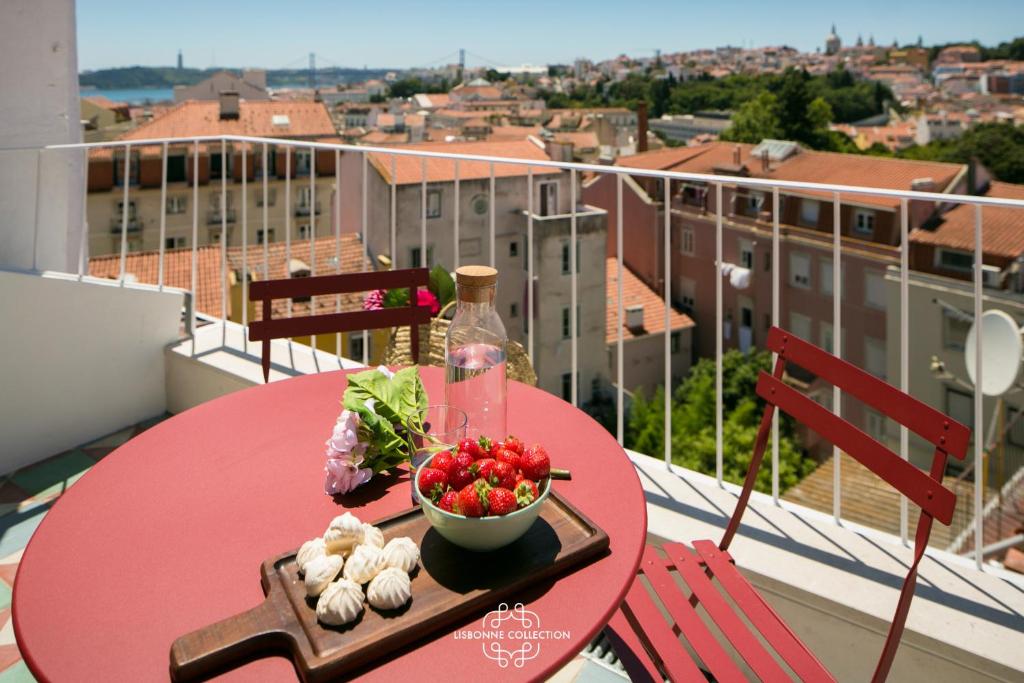 Central Rooftop Apartment by LovelyStay