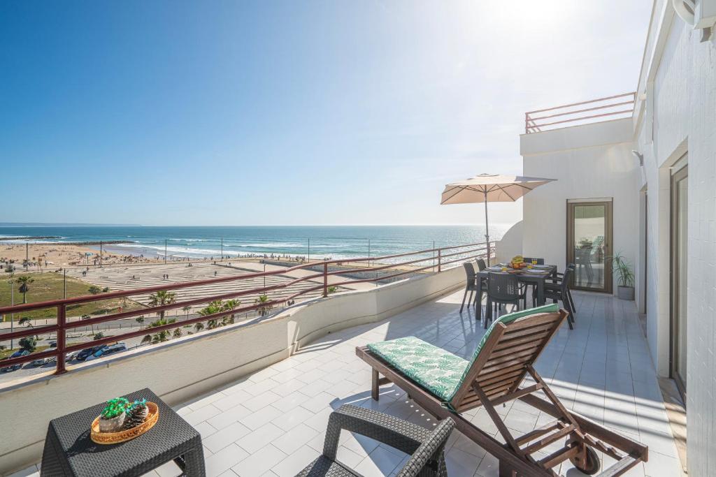 Costa Beach Apartment by The Portuguese Butler