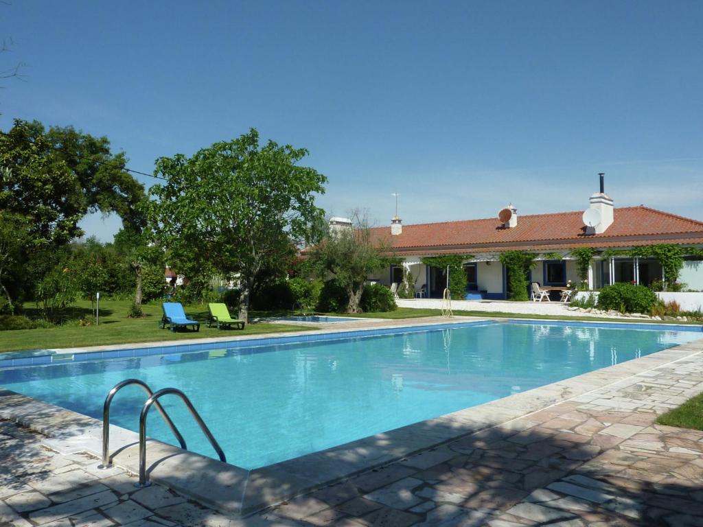 Farmhouse in Montemor o Novo with Swimming Pool