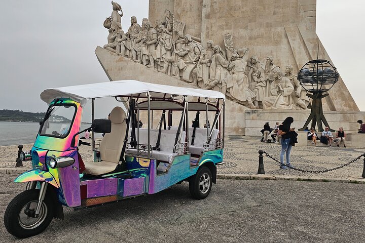 Private guided tour to 7 Colinas and Belém in an electric Tuk Tuk with 4.5 hours.