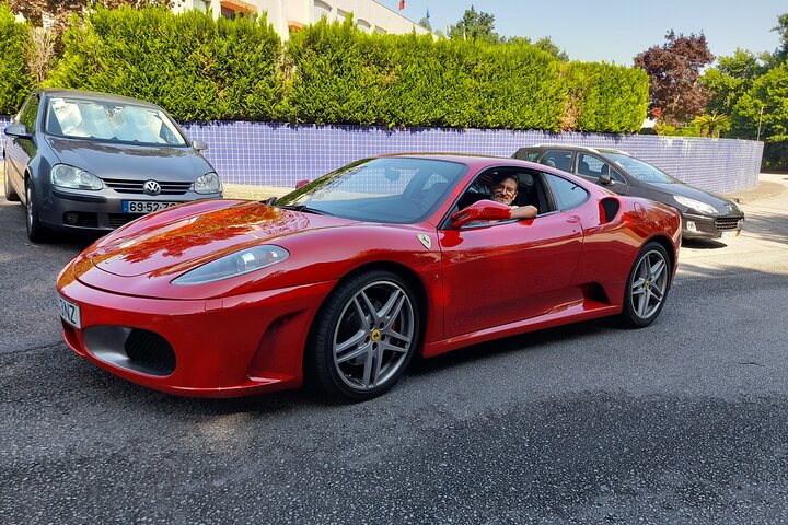 Ferrari driving experience on motorway in Braga