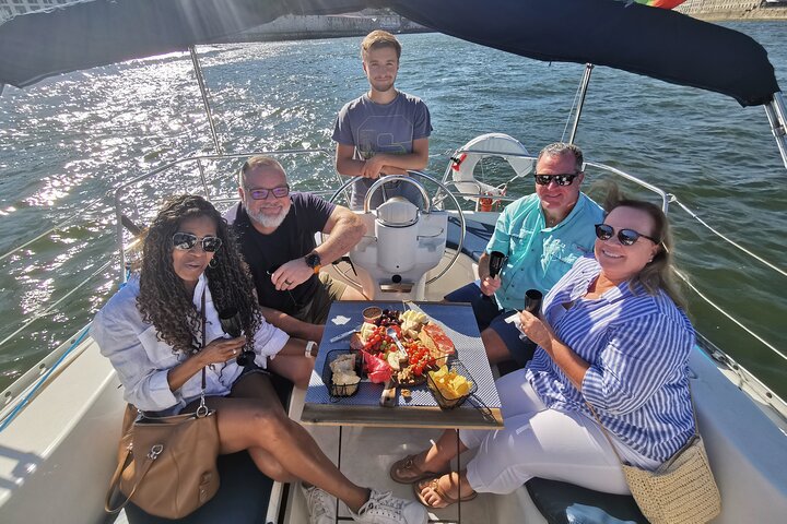 2-hour wine and cheese tasting on a sailboat on the Douro River