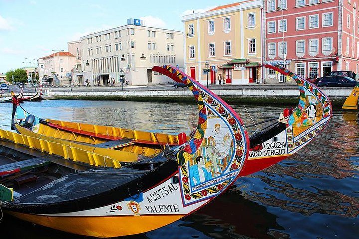 Aveiro and Coimbra Small Group Tour from Porto with River Cruise