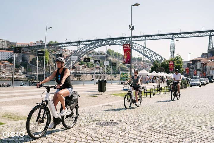 Porto Highlights in 3 Hours E-Bike Tour - Historical, Sightseeing