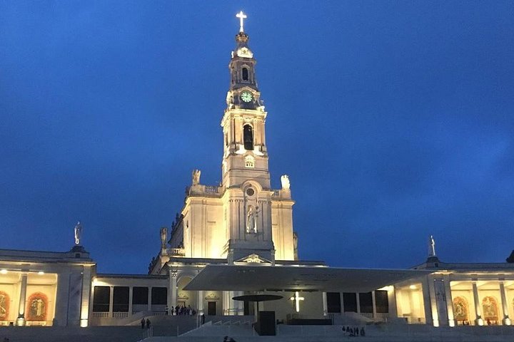 Fátima Message Private Tour with Candle Procession from Lisbon