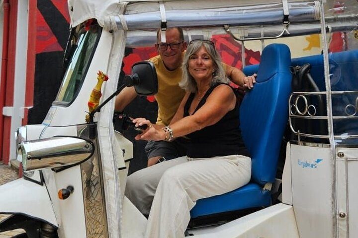 5H Walking + TukTuk Tour “Boots & Wheels”