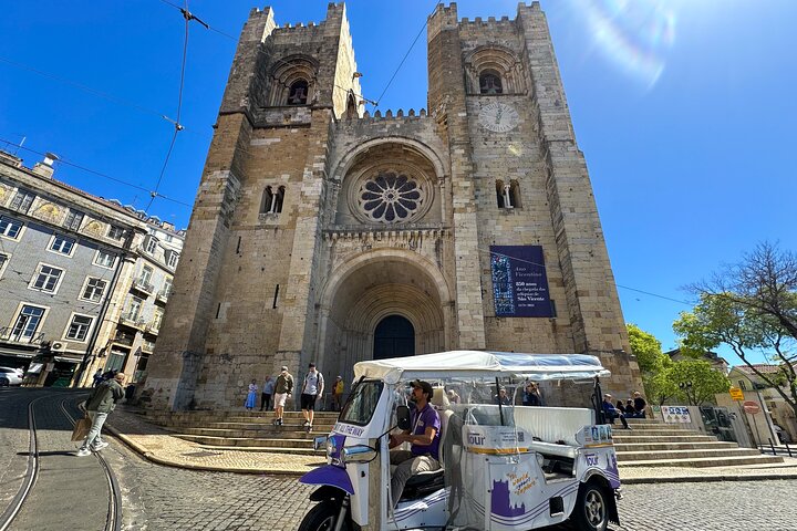 4 Hour Private Tuk Tuk Tour Explore the Old and the New Lisbon