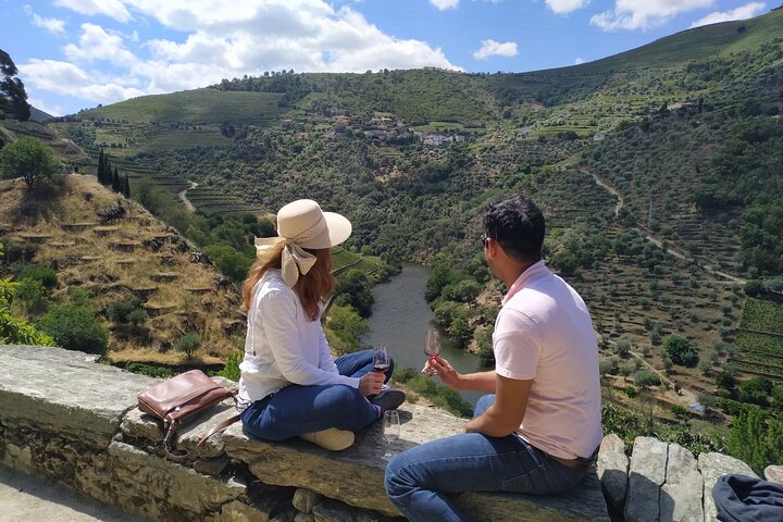 Douro Valley Prime Tour: Wine Tastings, Boat and Lunch from Porto