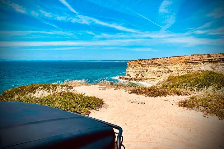 Private Arrabida, Sesimbra & Dino Footprints Jeep Tour - Lisbon