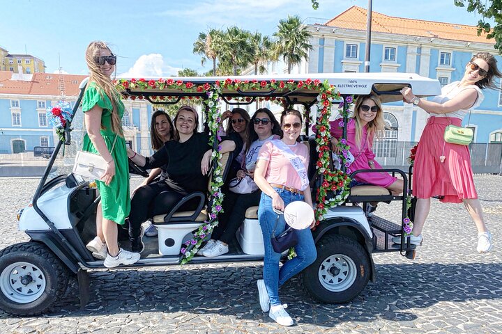 Private 1H30 Tuk Tuk Tour in Lisbon City 