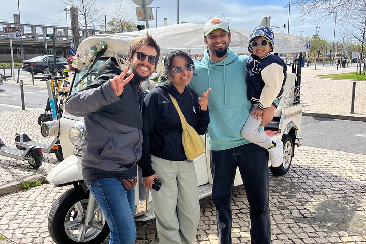 Historic Lisbon Tour in Private Tuk-tuk