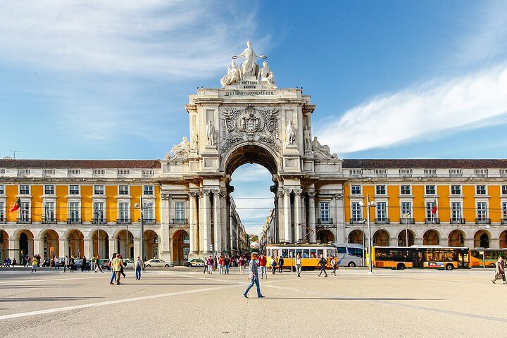 Porto to Lisbon with stops Aveiro-Fátima-Coimbra-Nazaré-Óbidos