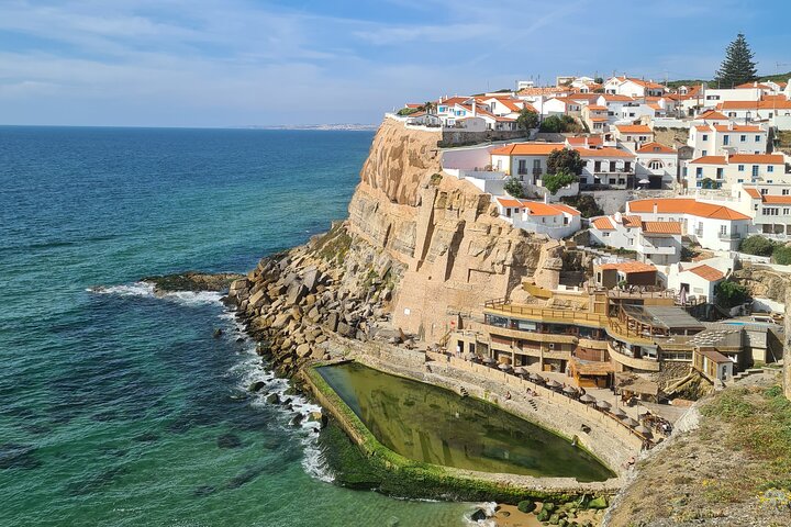 Full day exploring Sintra, Azenhas do Mar and Cabo da Roca