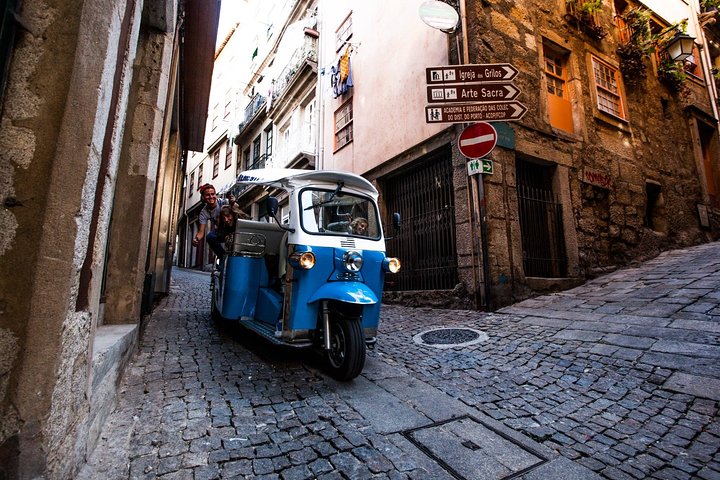 Porto Half-Day Private Tour with Tuk Tuk and Lunch