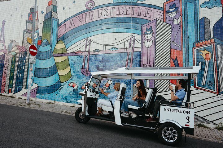 Food & Wine Tour of Lisbon in Private Eco Tuk Tuk