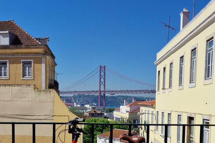 Wonderful Private Full Day Tour of Lisbon