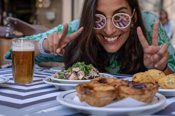 E-Bike Food Tour of Alfama and Old Town Lisbon