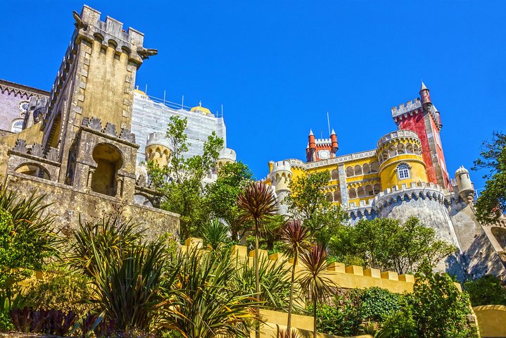 Sintra Deluxe from Lisbon with Pena Palace ticket 