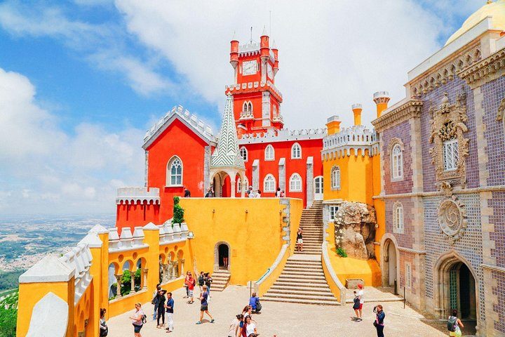 Half-Day Sintra and Pena Palace Tour from Lisbon with Small-Group