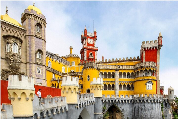 PRIVATE TOUR Full Day to Sintra, Roca Cape and Cascais