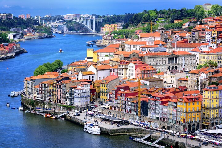 Porto Private Tour from Lisbon with Douro Cruise and Wine Tasting