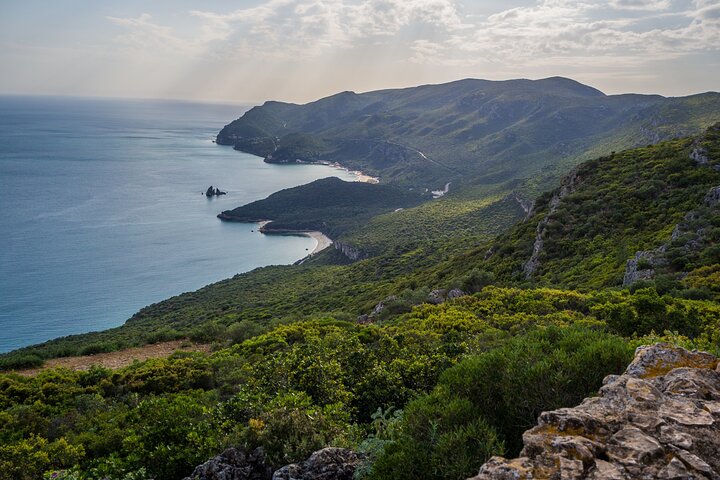 Lisbon off-the-beaten-path Small Group Tour: Sesimbra, Arrabida & Wine Tasting