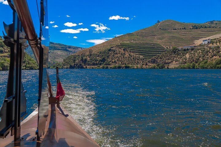 Douro Valley: private tour with lunch and wine estate all inclusive