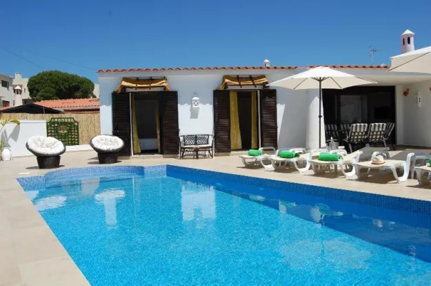 Villa 2, cozy on Oura beach, Albufeira