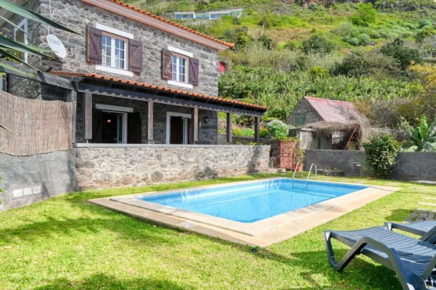 Casa do Pombal, a Home in Madeira