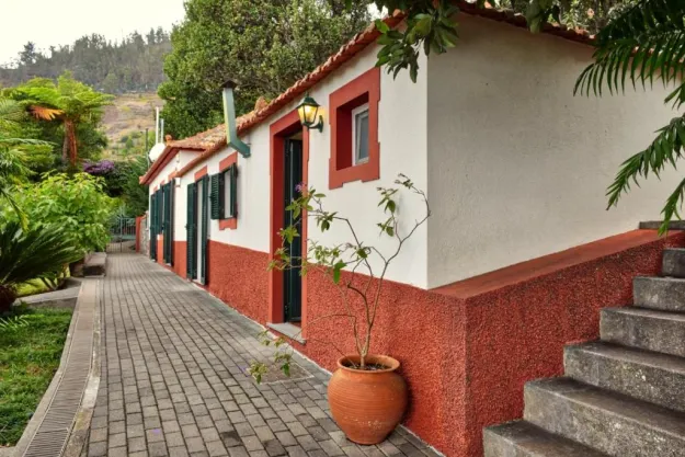 Loureiros Cottage, a Home in Madeira