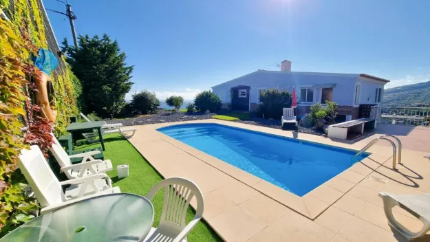 Casa Mendes in Arco da Calheta with a Panoramic Ocean and Mo