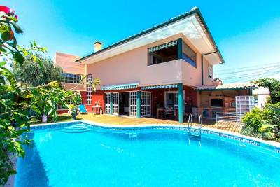 Casa do Chafariz w/ Swimming Pool near Carcavelos by Homing