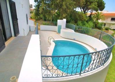 Vale do Lobo Apartment Sleeps 4 with Pool Air Con and WiFi