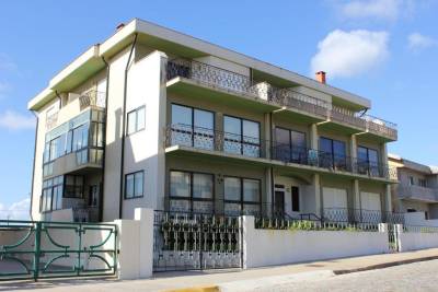 Apartment with 2 bedrooms in Arvore with wonderful sea view balcony and WiFi 300 m from the beach