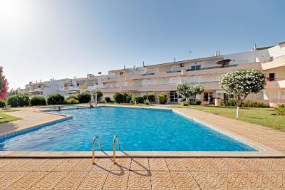 Vilamoura Classic with Pool by Homing