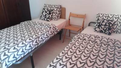 Comfortable Twin Sharing Furnished Room In Lisbon with Wifi and Ac