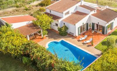 Villa Cedro Ouro - Traditional Portuguese 4 Bedroom Villa in Quiet Area - Private Heated Swimming Po