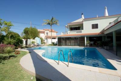 Amazing Villa Messines with Pool