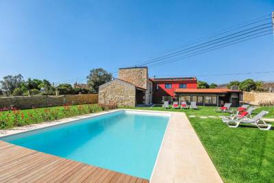 Terroso Villa Sleeps 8 with Pool Air Con and WiFi