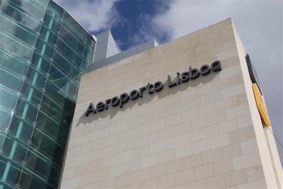 Private Arrival Transfer - Lisbon Airport to Several Destinations in Portugal