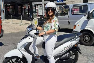 Motorbike and scooter rentals in Almada