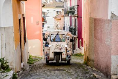 Lisbon Flavours Tuk Tuk Food & Wine Tour