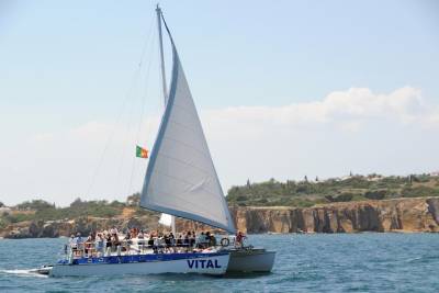 Half Day Coastline Caves Cruise from Vilamoura by Catamaran