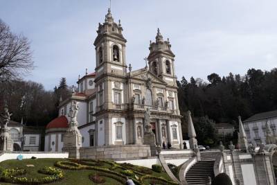 Private Day Tour to Braga and Guimarães (Castle and Palace ticket included)