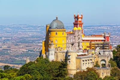 Lisbon Super Saver: 2-Day Sintra, Cascais, Fatima, Nazare and Obidos Small-Group Day Trips