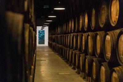 Guided Visit and Tasting of 3 Ports at Poças Wine Cellar