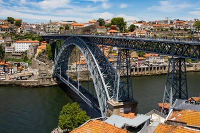 Private Walking Guided Tour to Center of Porto and Gaia