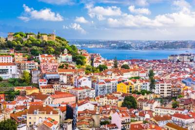 Lisbon Highlights Self guided scavenger hunt and Walking Tour