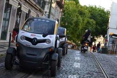 Lisbon Freedom: Self-Drive Private City Tour in E-Cars